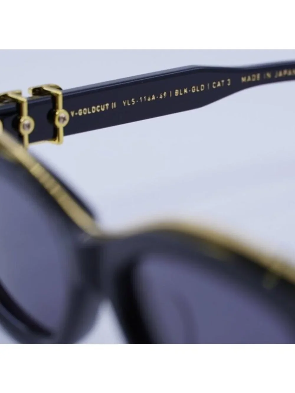 Valentino V-GOLDCUT-II VLS-114A Sunglasses Black/Yellow Gold Cat Eye Frame